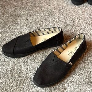 TOMS Men's Black Slip-On Shoes